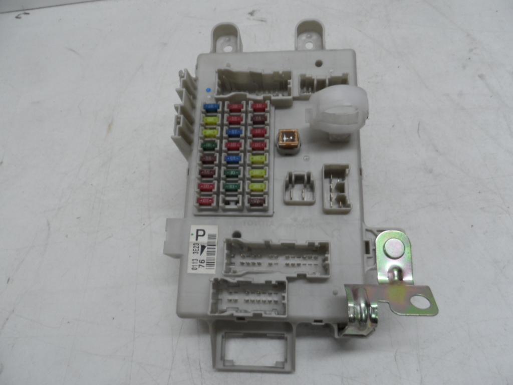 TOYOTA PRADO FUSE BOX UNDER DASH, 120 SERIES, 02/0310/09 03 04 05 06