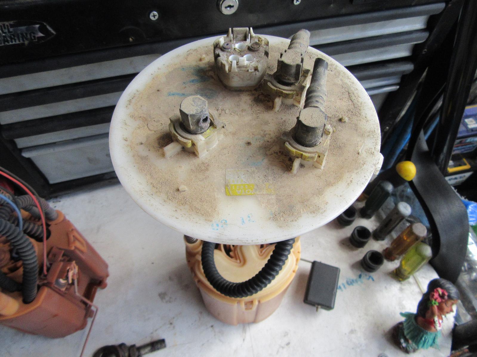 TOYOTA PRADO FUEL PUMP 120 SERIES 4WD 02/0310/09 03 04 05 06 07 08 09