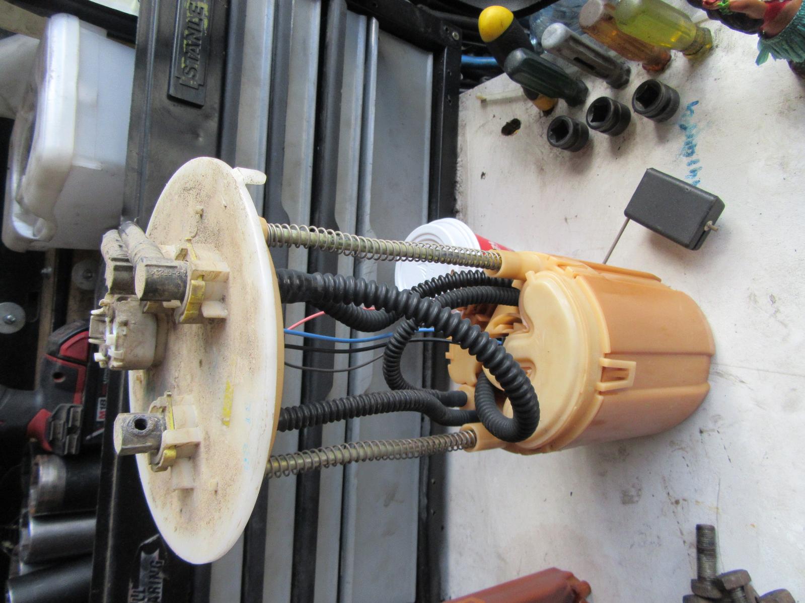 TOYOTA PRADO FUEL PUMP 120 SERIES 4WD 02/0310/09 03 04 05 06 07 08 09